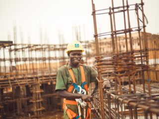 Chińskie kredyty dla Afryki: finansowanie infrastruktury i ryzyko zadłużenia