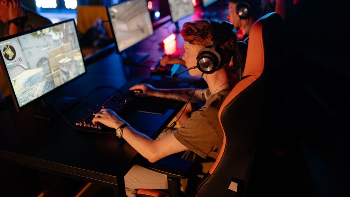 E-sport jako biznes: prawa, przychody i zależność od wydawców gier